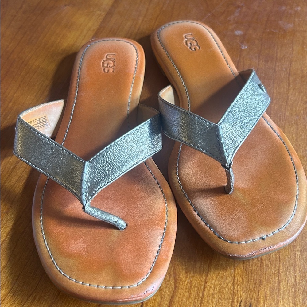 UGG Tuolumne Light Bronze Flip Flop size 9